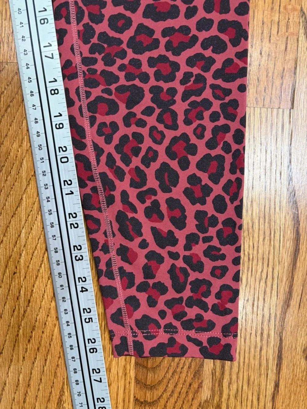 Nike Dri-FIT One Animal Print Midrise Leggings - Picture 5 of 6
